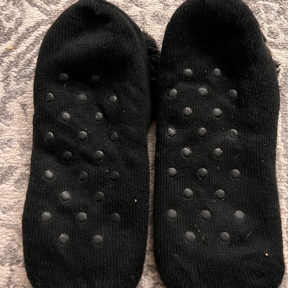 F.R.I.E.N.D.S Themed Fuzzy Slippers - Picture 2 of 3
